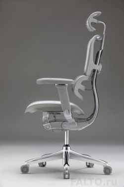 Светлое кресло Ergohuman Everest с оригинальным дизайном